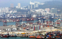 香港葵涌货柜码头的繁忙景象