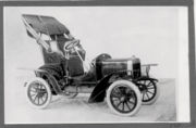 1905年，第一辆汽车Voiturette(意为：小型汽车)