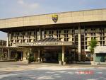 马来亚大学正校门