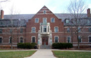 Snyder-Phillips Hall was built in 1947. The building is currently being expanded to make room for a new residential college。