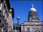 爱丁堡大学是英国最具规模的院校之一